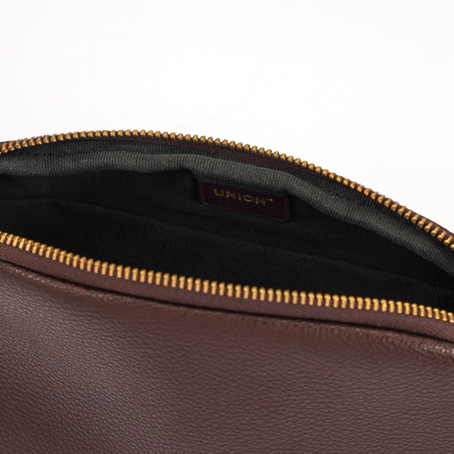 The Classic Pouch (M's Burgundy)