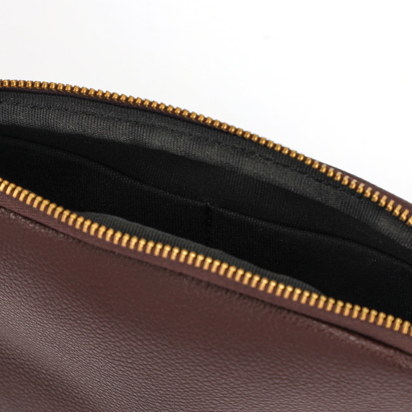 The Classic Pouch (M's Burgundy)