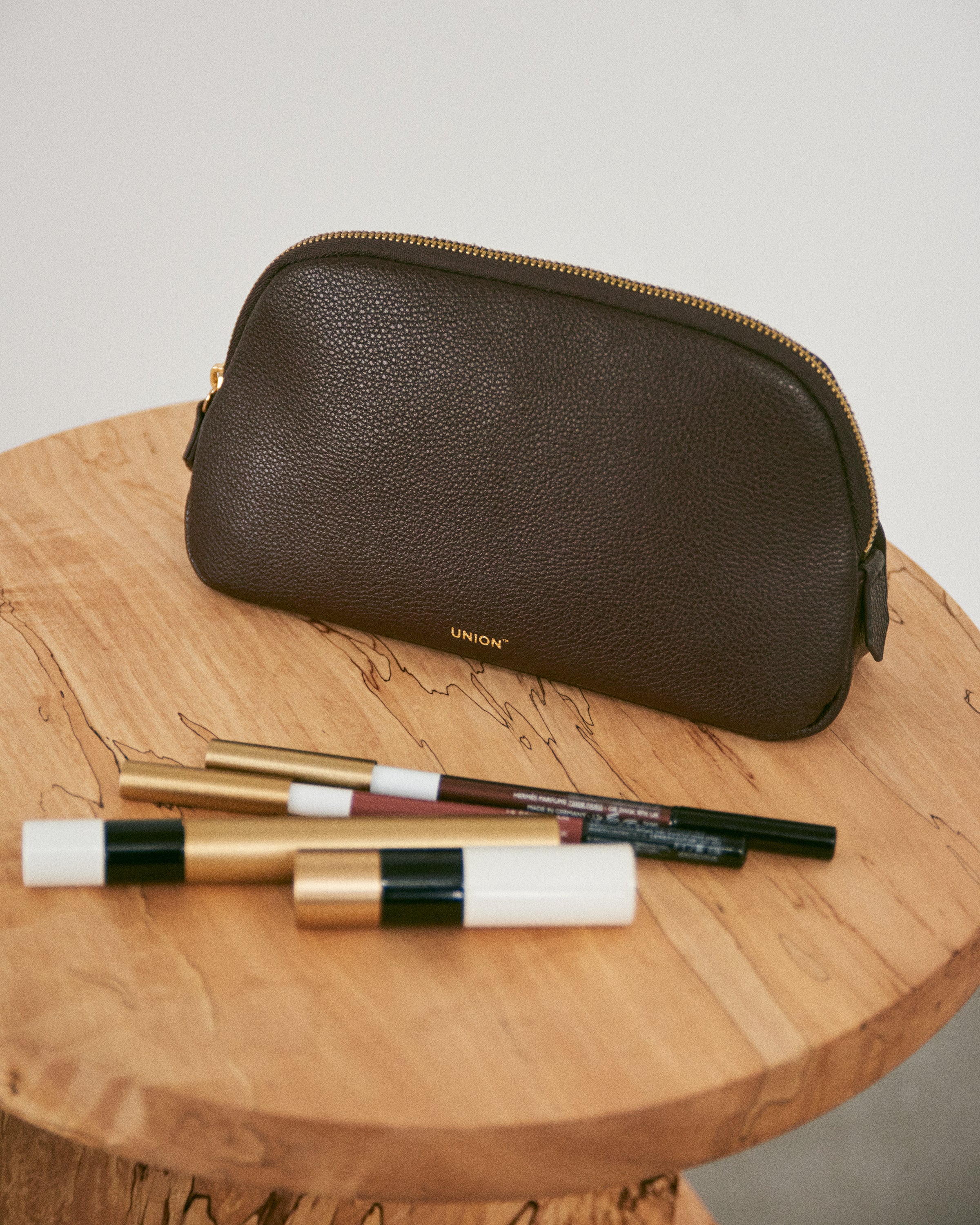 The Classic Pouch (M's Burgundy)